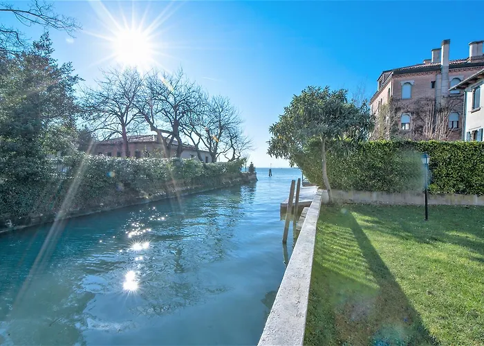 Une, Garden, And Culture *