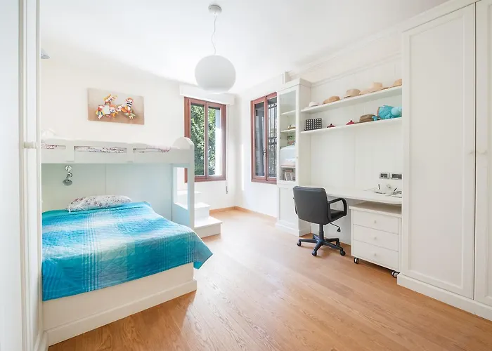 Une, Garden, And Culture *