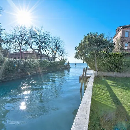 Une, Garden, And Culture *