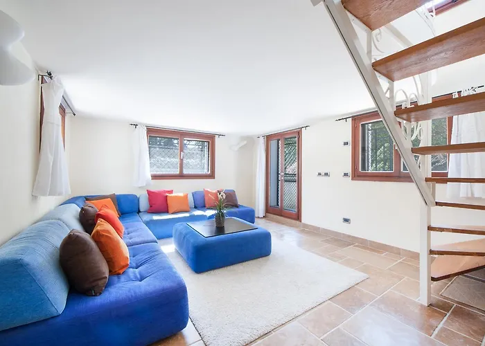 Une, Garden, And Culture Lido di Venezia